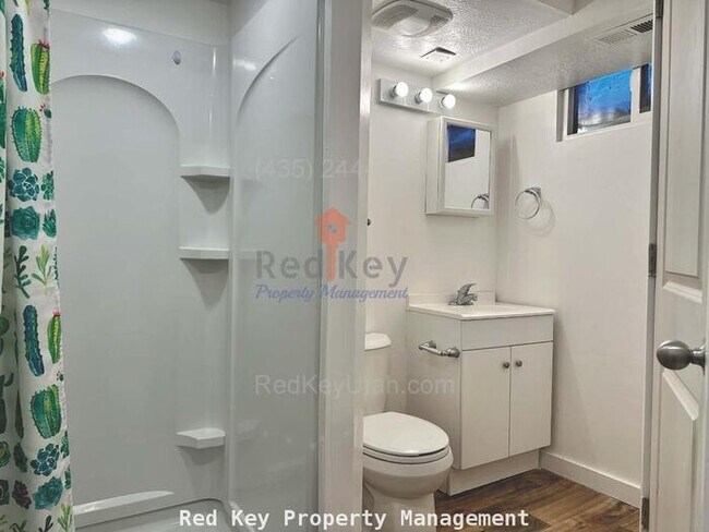 Building Photo - E Vine St Single Family Home