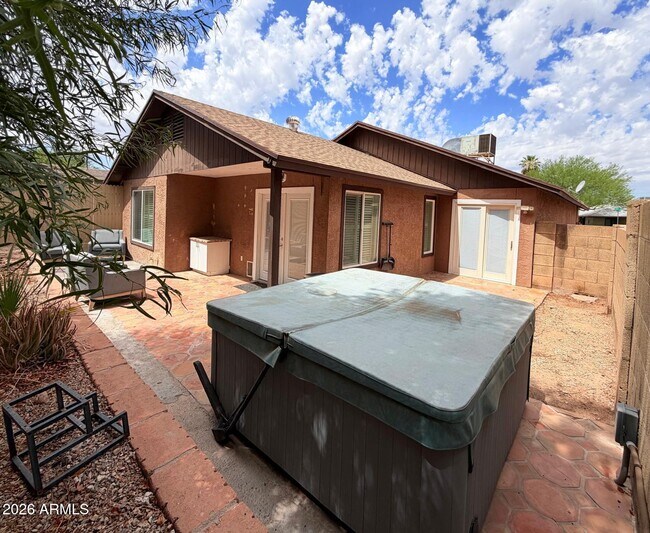 Building Photo - 11815 N 65th Dr