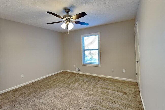 Building Photo - 208 Emerald Cove Ln