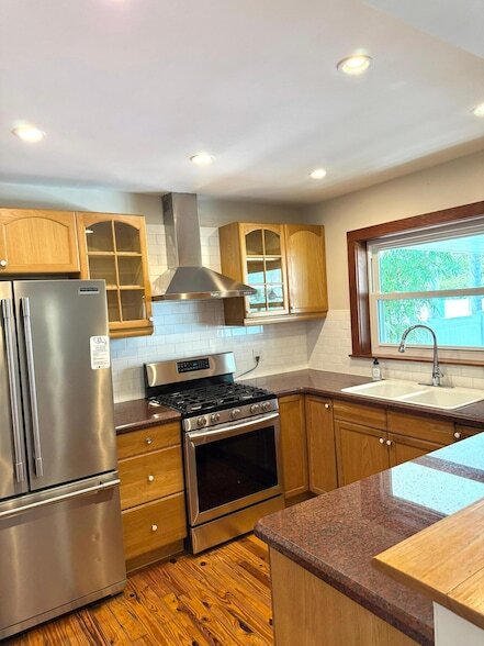 Building Photo - 1527 Mayo St