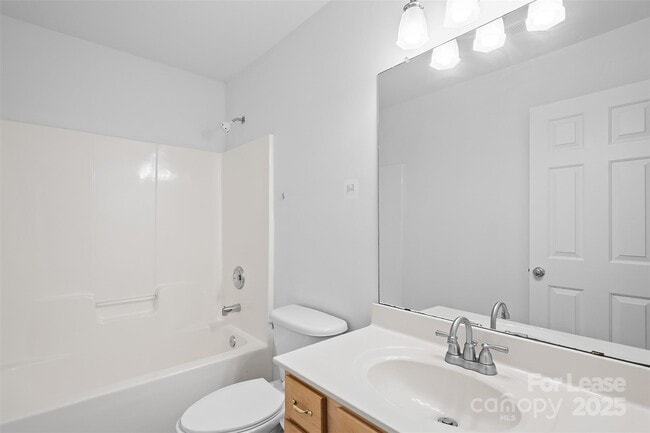 Building Photo - 2856 Summergrove Ct