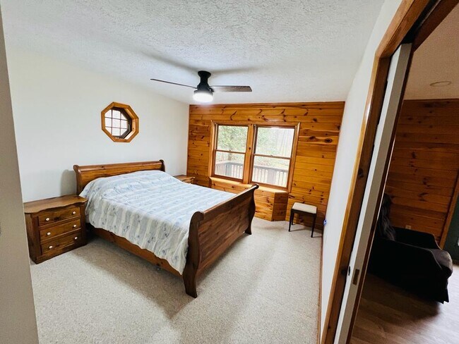 Building Photo - 526 Gleanings Dr