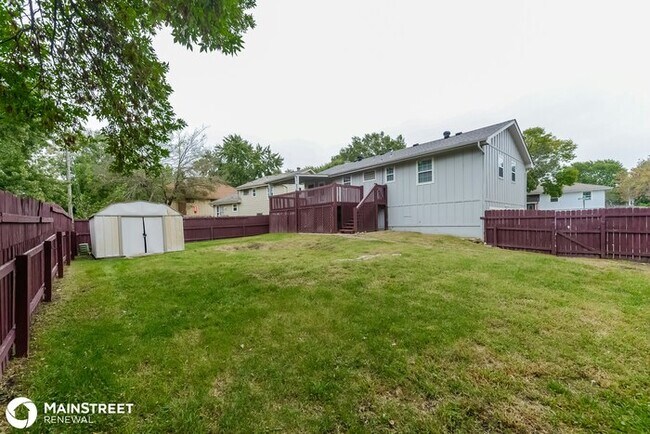 Building Photo - 1437 S Tomahawk Dr, Olathe, KS 66062