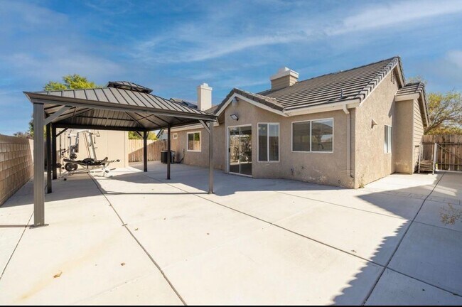 Building Photo - 3509 Avenue J-2