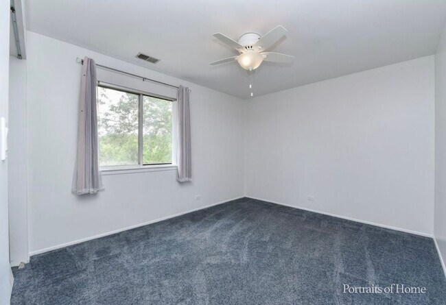 Building Photo - 1587 Stonehill Ct