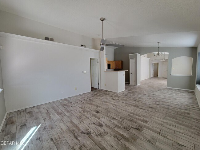 Building Photo - 14044 Peter Noyes Dr