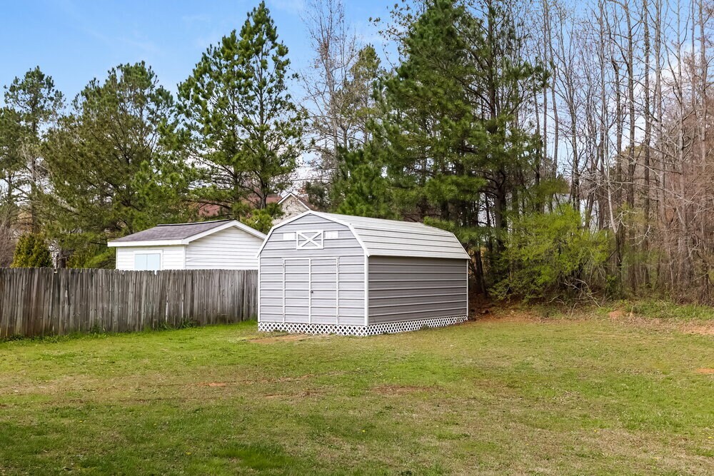 Building Photo - 36 Dewey Dr