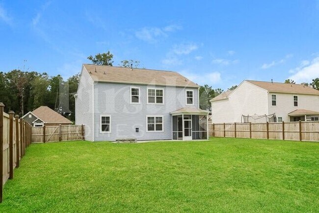 Building Photo - 817 Neosho Ct