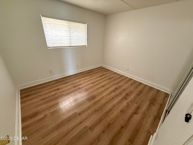 Building Photo - 405 N Halifax Ave