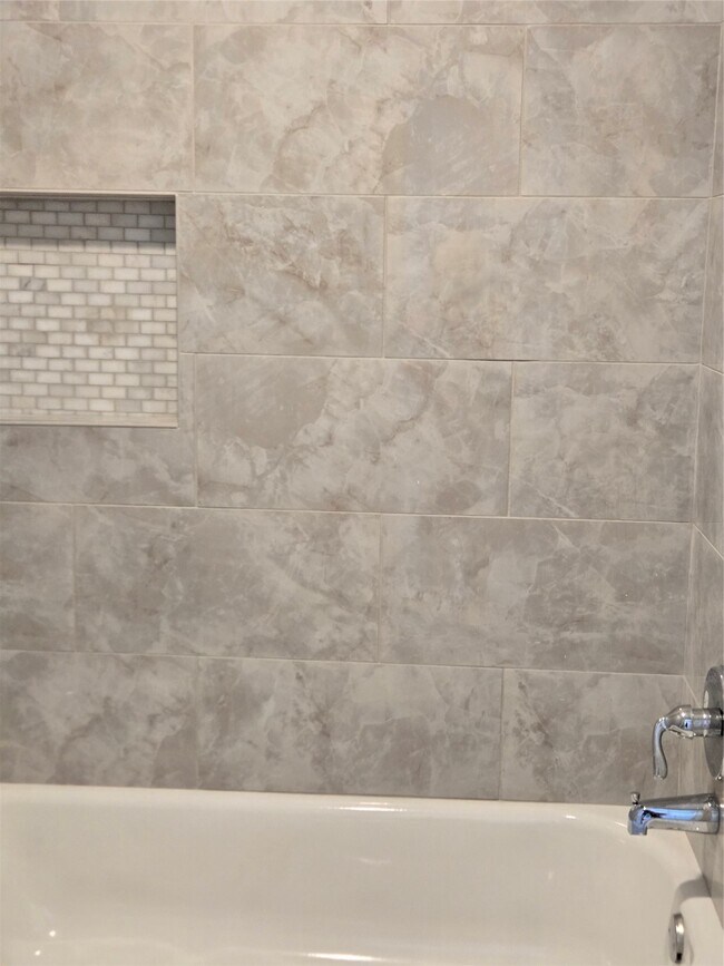 Building Photo - 1353 Ramada Dr