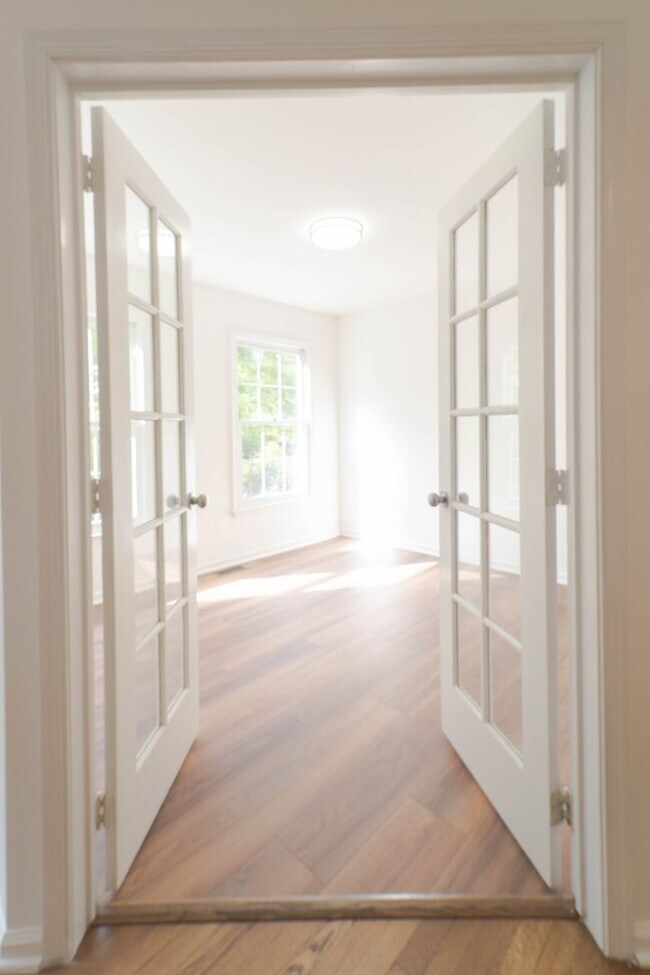 Building Photo - Fabulous Home in Aquia Harbor