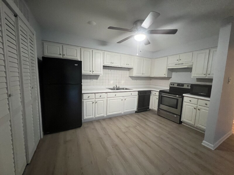 Building Photo - 9442 Bay Colony Dr