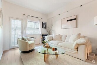 Building Photo - 2 bedroom in NEW YORK NY 10012