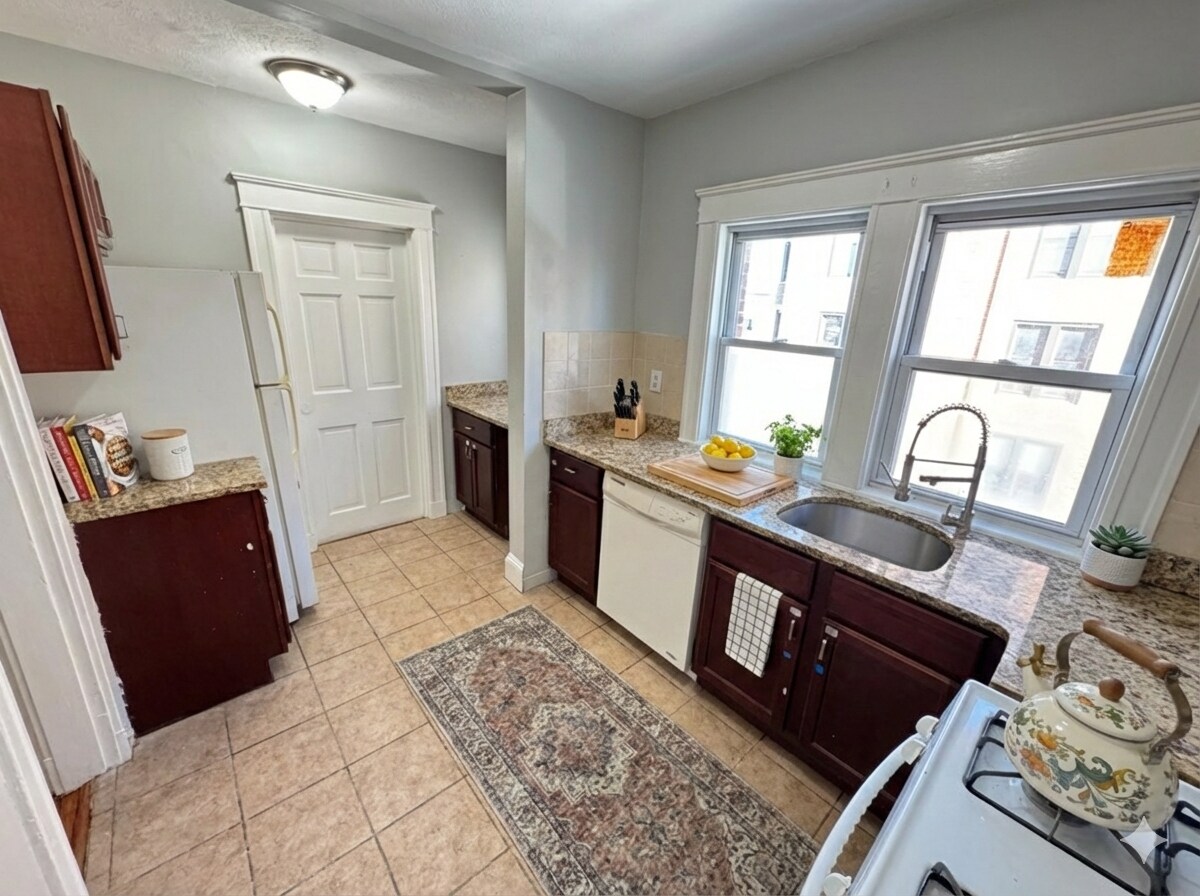 Building Photo - 1496 Commonwealth Ave