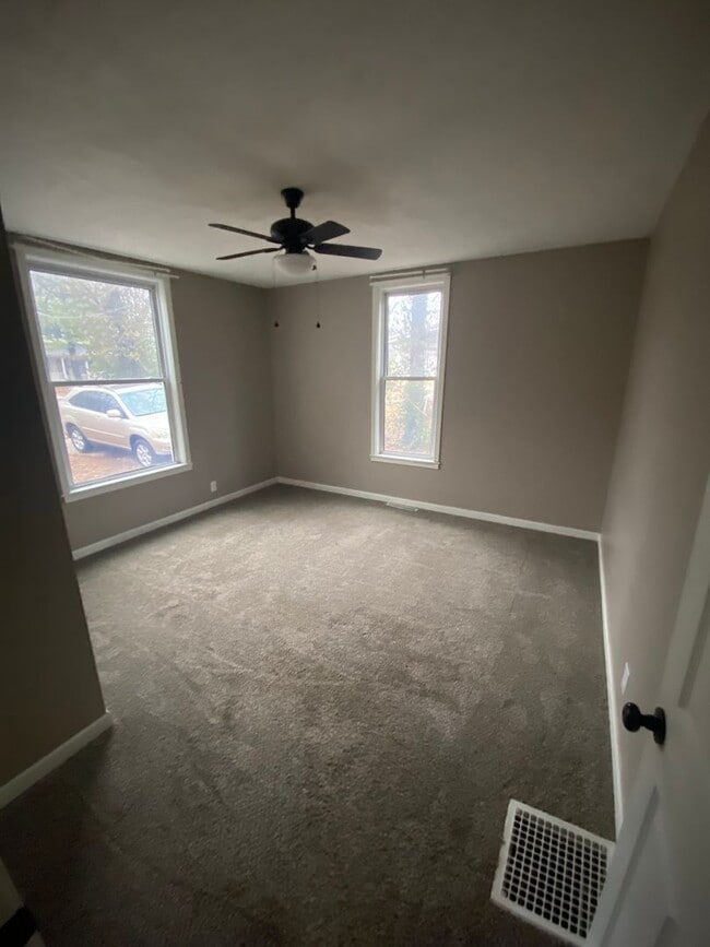 Building Photo - 2228 N Concord Ave