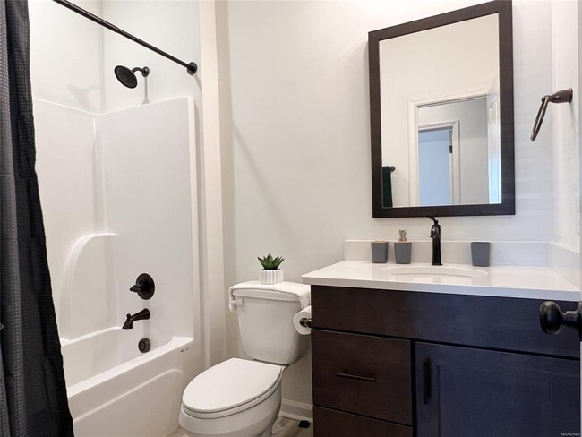 Building Photo - 901 Hedgefield Way