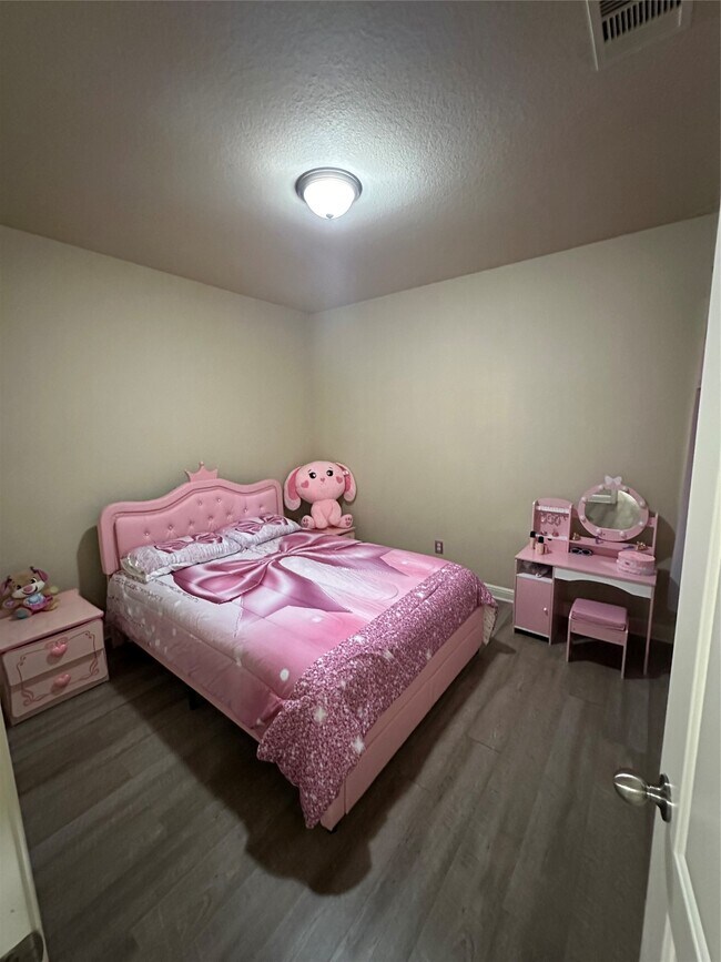 Building Photo - 18726 Bene Vista Dr