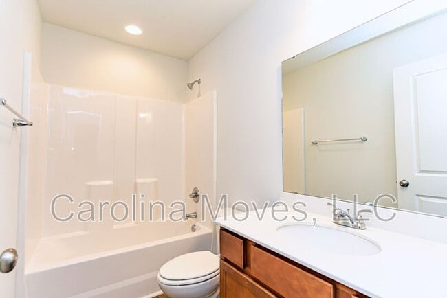 Building Photo - 250 Spirit Dr