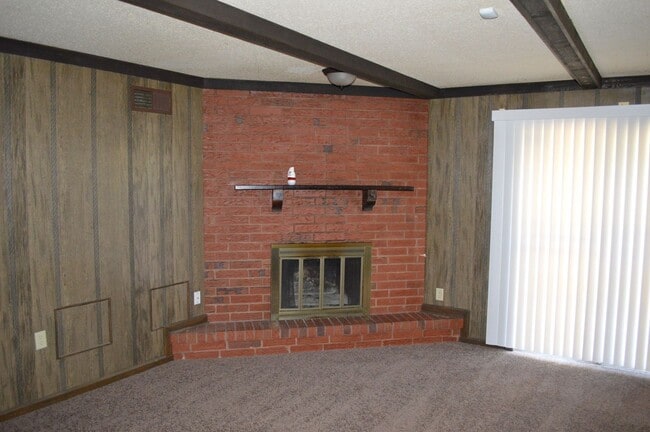 Building Photo - 3856 Jasmine Dr