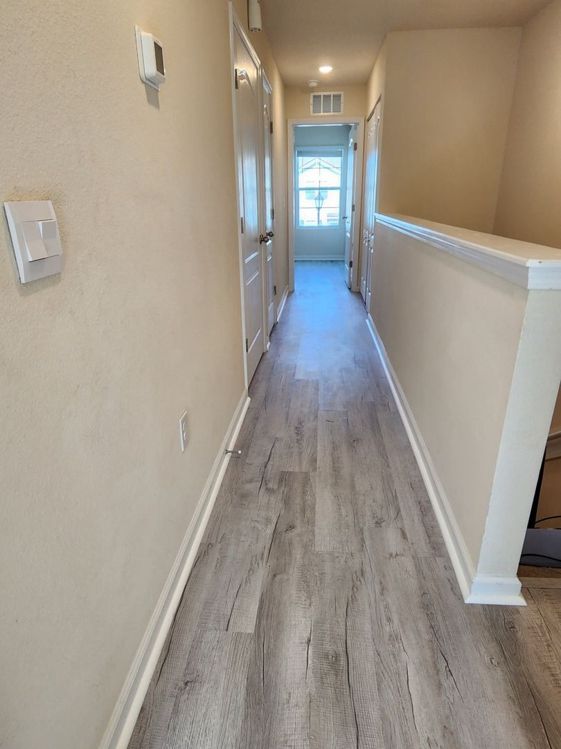 Building Photo - 545 Running Wds St