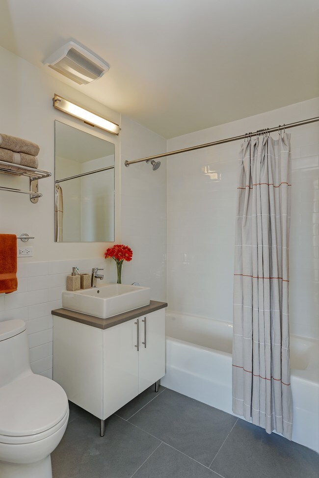 Interior Photo - The Giovanni