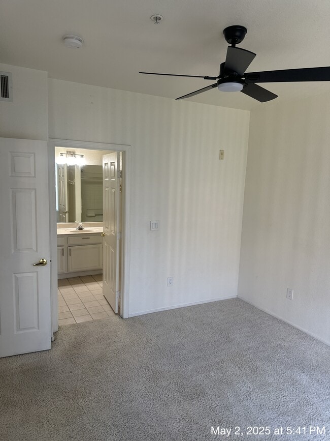 Building Photo - 7119 N Durango Dr