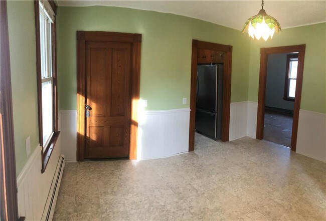 Building Photo - 12 Spruce St