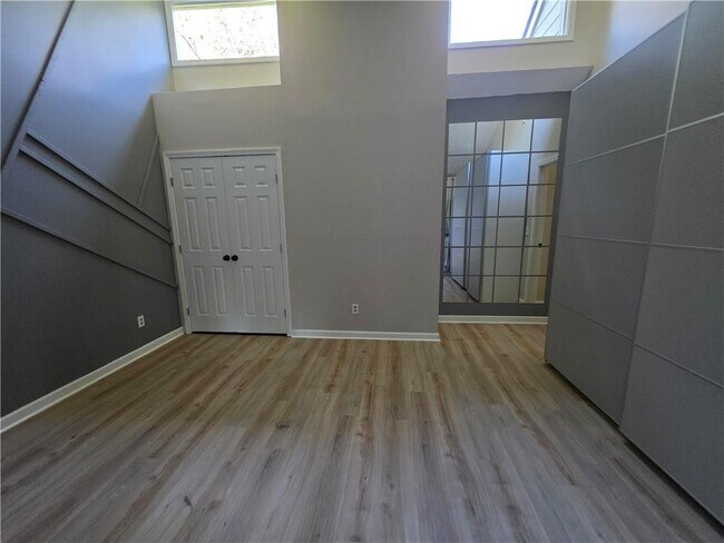 Building Photo - 4694 Shallowford Rd