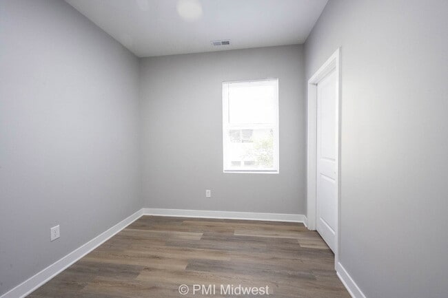 Building Photo - "Charming 3-Bedroom Townhouse on Rembrandt...