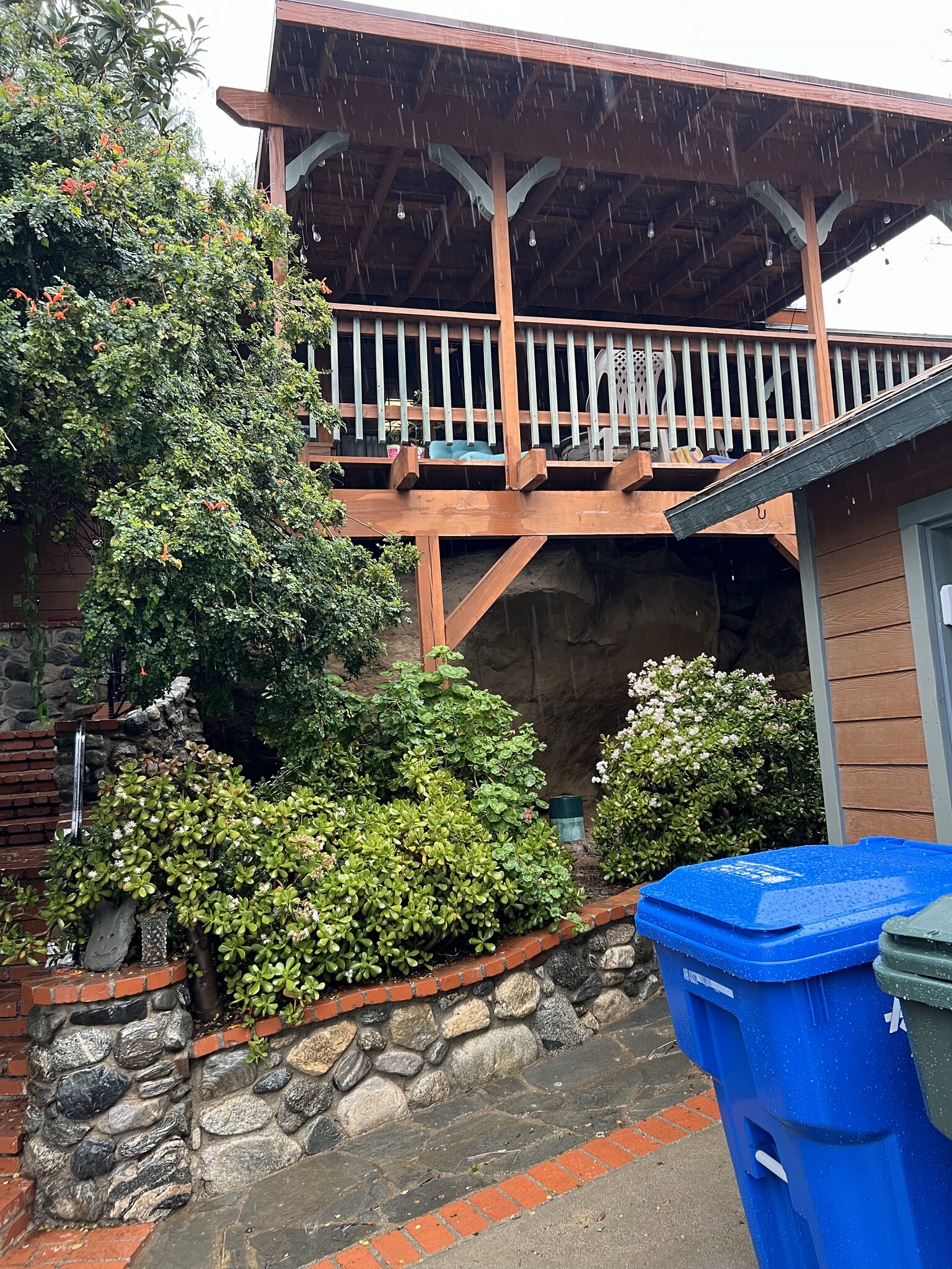 Large covered deck - 9406 Ventura Way