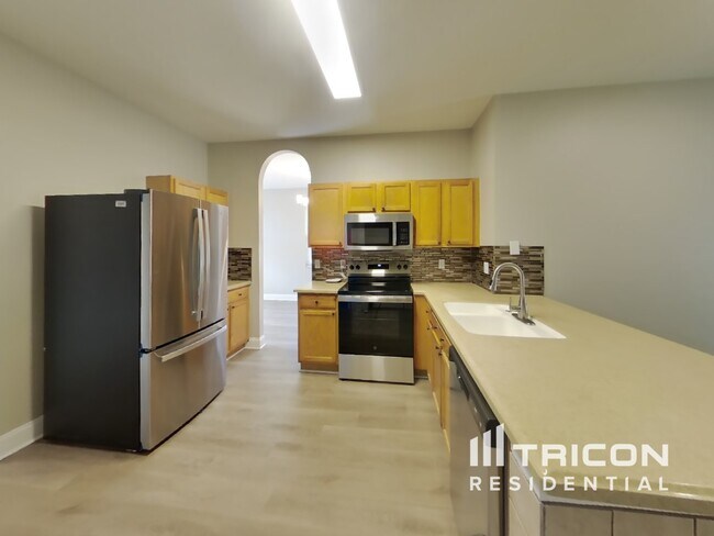 Building Photo - 715 Grand Canyon Dr