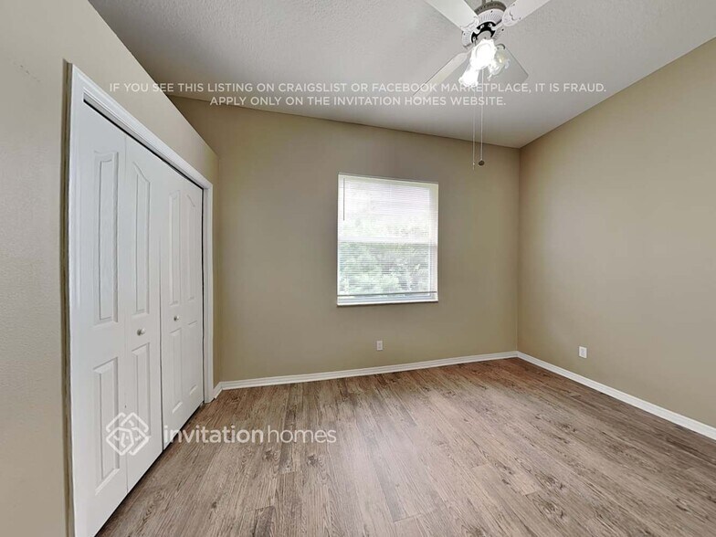 Building Photo - 3718 72nd Terrace E