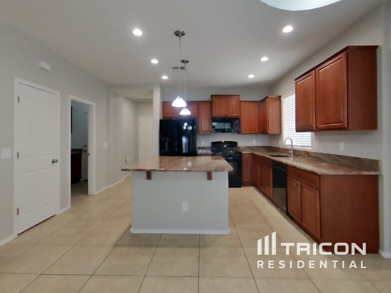 Building Photo - 28371 N Cactus Flower Cir