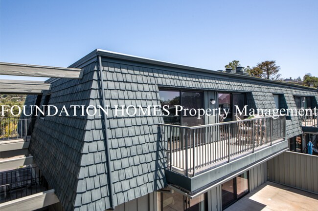 Building Photo - 6 Greenwood Cove Dr