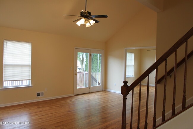 Building Photo - 1529 Windward Ave