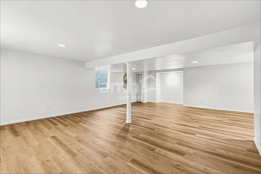 Building Photo - 7714 Dada Dr