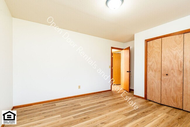 Building Photo - 1514/1516 Fieldstone Dr.