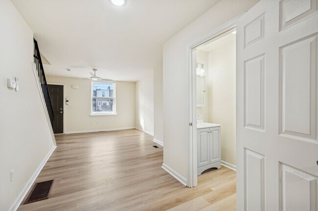 Building Photo - 219 S Cecil St