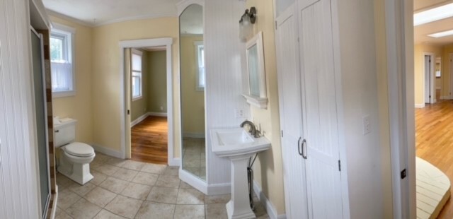 Master Bath pic 1 - 414 Centre St