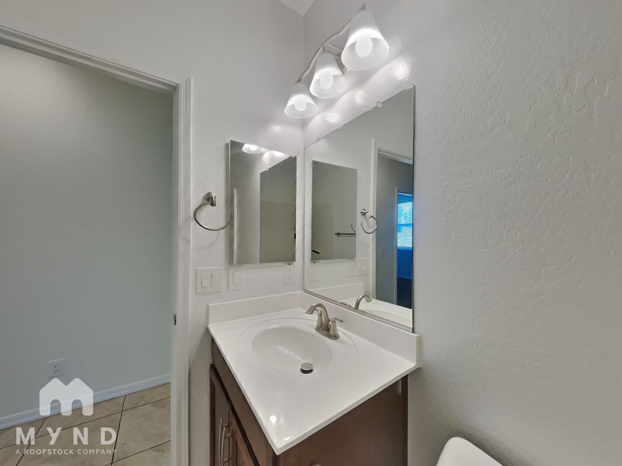 Building Photo - 35167 N Braeden Dr