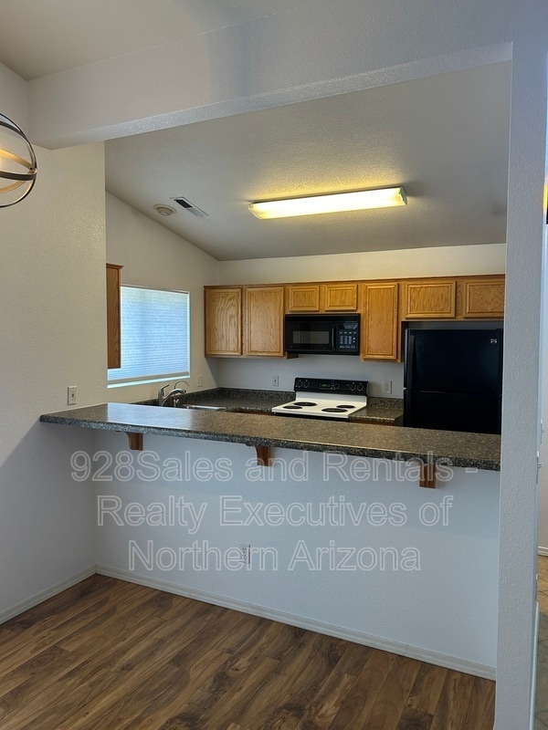 Building Photo - 6485 E Settlers Run Rd