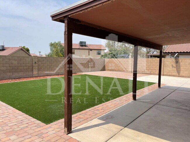 Building Photo - 8535 W Vogel Ave