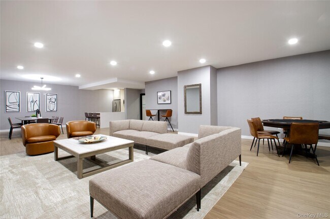 Building Photo - 333 Warner Ave