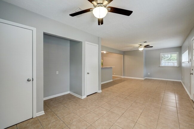 Building Photo - 5013 Verdome Ln