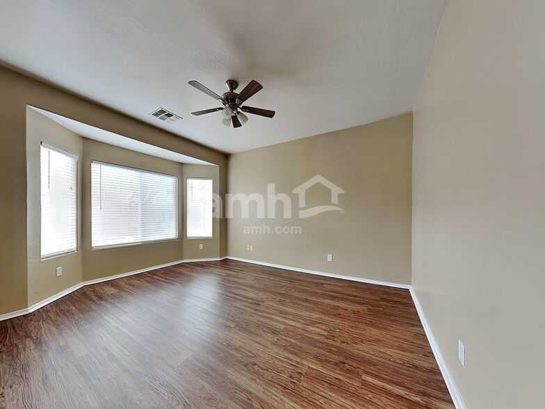 Building Photo - 11709 W Jefferson St