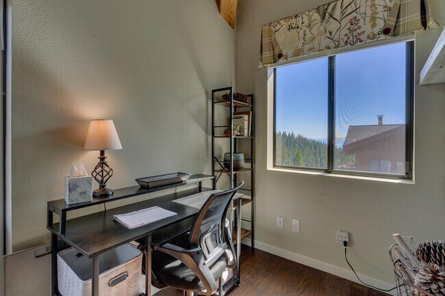 Building Photo - Lakeview condo in Incline Village
