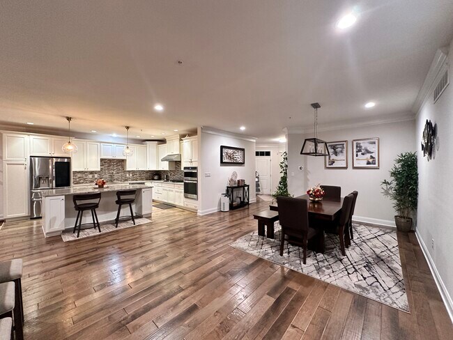 Building Photo - 126 Iron Hill Way