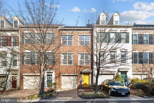 Building Photo - 381 Livermore Ln