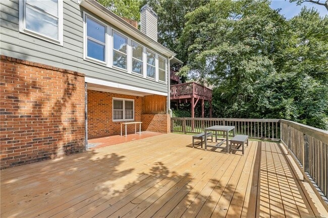 Building Photo - 908 Lenox Hill Ct NE