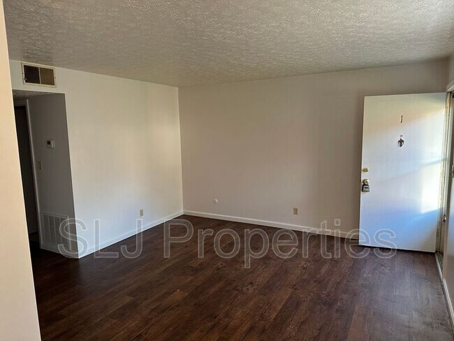 Building Photo - 428 Locust St